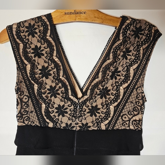 Adrianna Papell Evening Cap-Sleeve Lace Maxi Dress Formal Gown - Picture 7 of 11